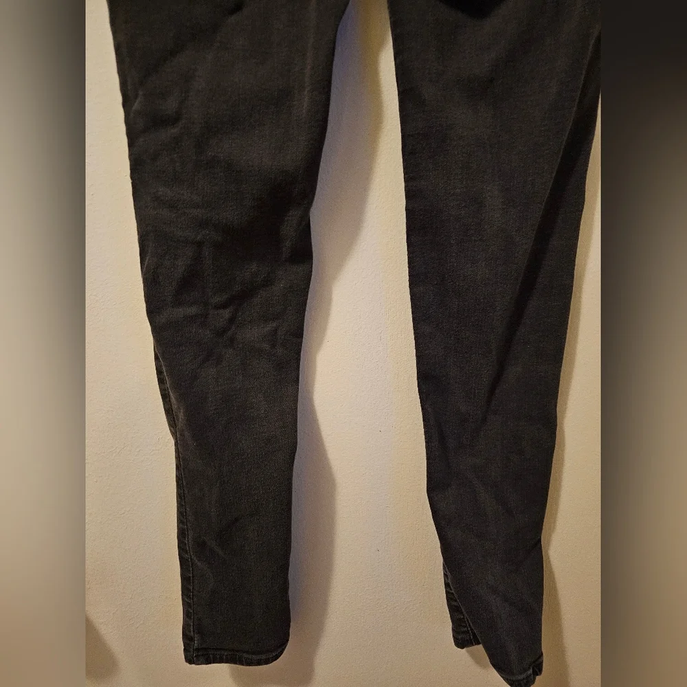 Levi's 711 Skinny Jeans Women’s W26 L30 Black Stretch